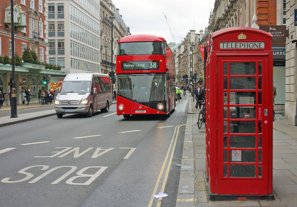 red-bus-red-telephone-box