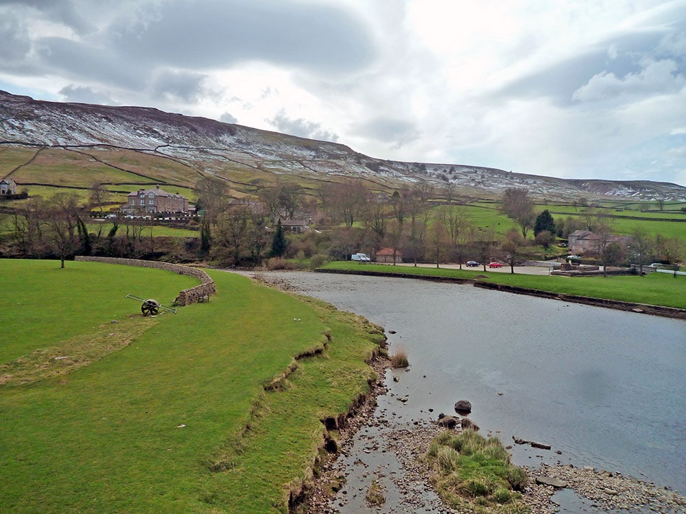 burnsall-light-snow-1000