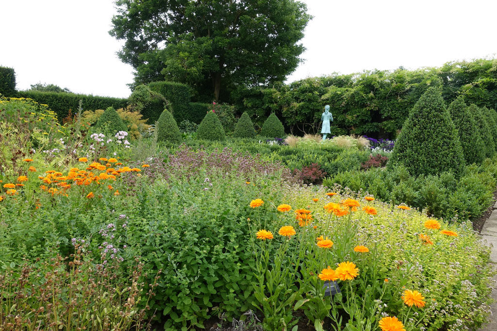 english-formal-garden